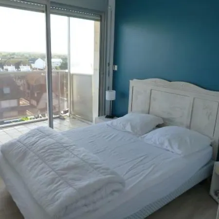 Apartment 38m With Terrace Close To The *